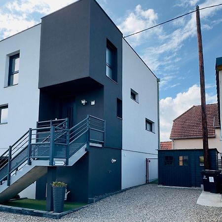 B&B Chez L'Habitant Chambre Privative Sur La Route Des Vins Tv Parking Box Velo Issenheim المظهر الخارجي الصورة