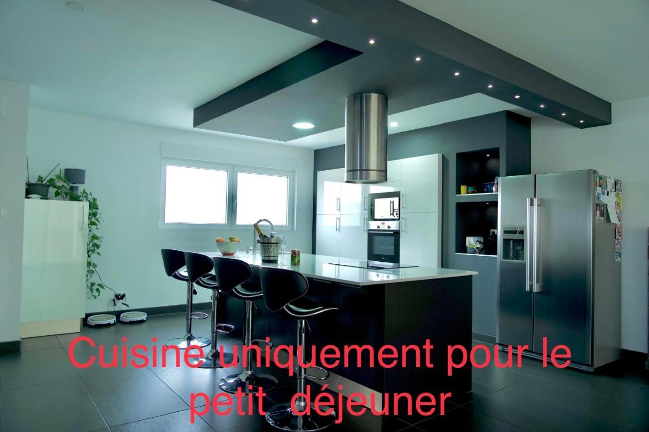 B&B Chez L'Habitant Chambre Privative Sur La Route Des Vins Tv Parking Box Velo Issenheim المظهر الخارجي الصورة